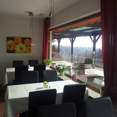 Vendégház Zum Rebhang